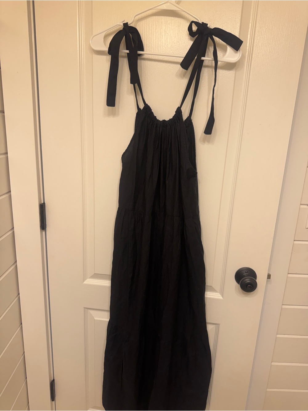 Women’s Gap Black Tie-Strap Maxi Dress - Picture 4 of 5